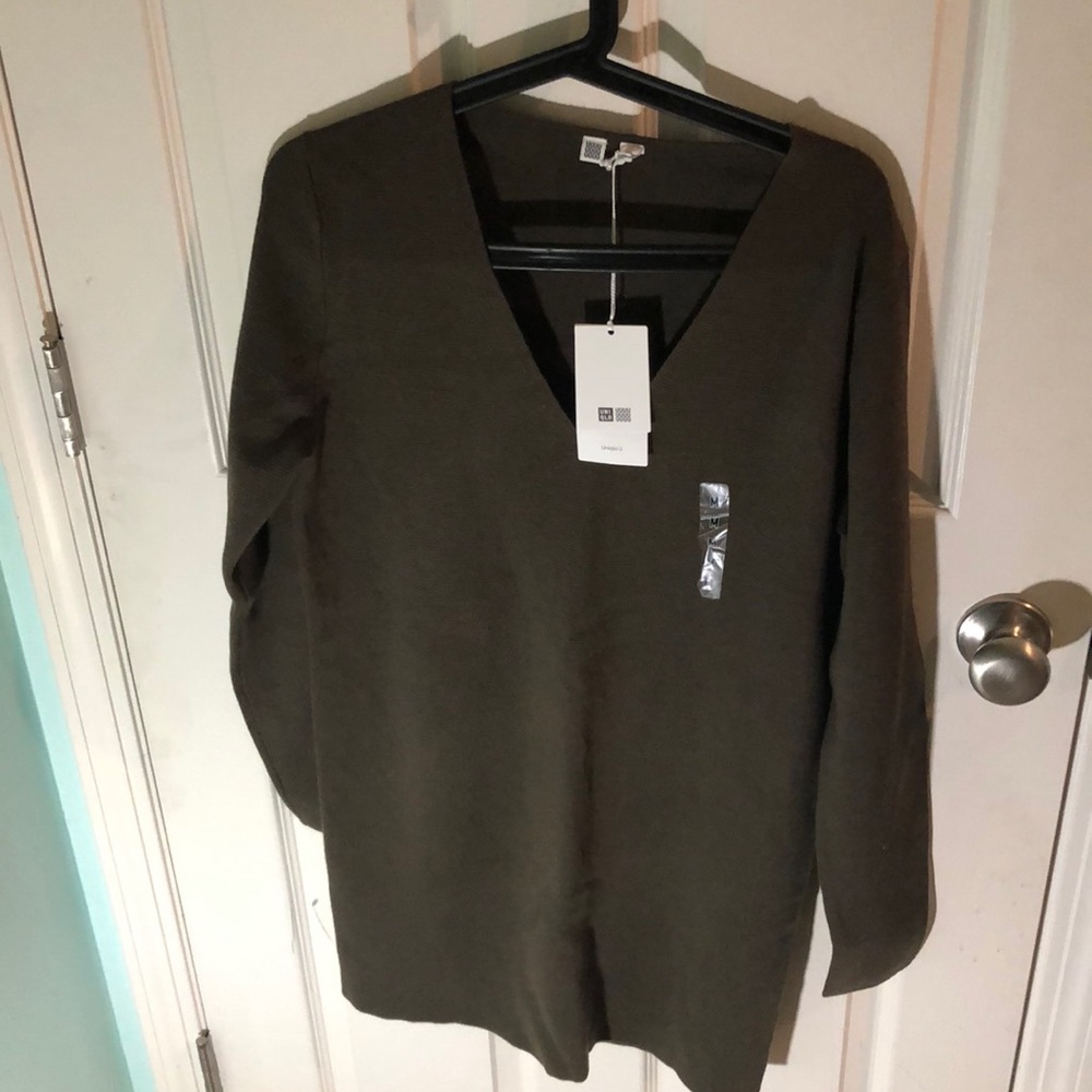 Uniqlo olive long sweater